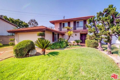 1202 Denwall Dr, Long Beach, CA 90746-3155