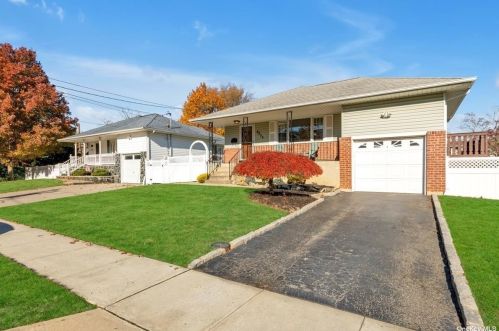 2539 Martin Ave, North Bellmore, NY 11710-3128