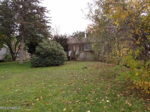 100 Yorkshire Dr, Cheshire, MA 01225-9603