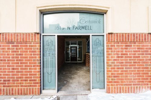 1619 Farwell Ave, Milwaukee WI 53202-1863 exterior