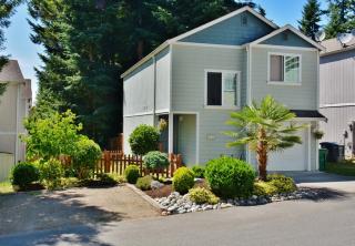 1995 Green Glen Ln, Bremerton, WA 98311-4161