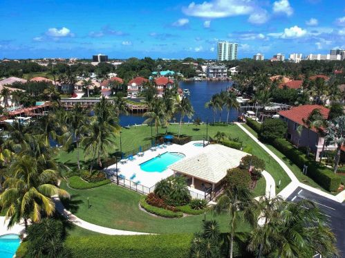 731 Cable Beach Ln, West Palm Beach FL  33410-3412 exterior