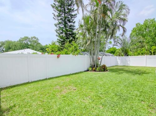 10730 Oakhaven Dr, Pinellas Park FL  33782-2511 exterior