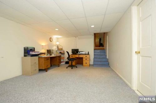1 Ferris Ct, Ho Ho Kus NJ  07423-1017 exterior