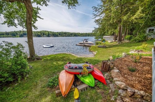 44 Roberts Cove Rd, Wakefield NH  03872-4741 exterior