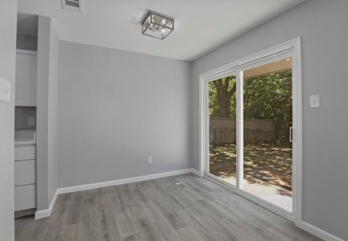 1731 Eastcliff Dr, Dallas TX  75217-1258 exterior