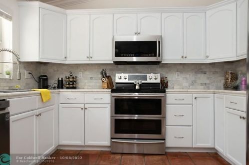 1903 180 Ter, Hollywood FL 33029-5173 exterior