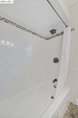 7144 Holly St, Oakland CA  94621-2345 exterior