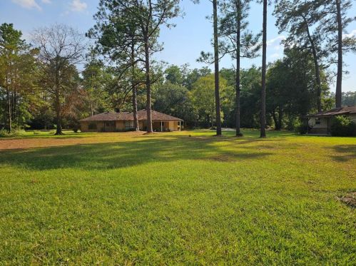 1550 Roosevelt Dr, Silsbee TX  77656-3300 exterior
