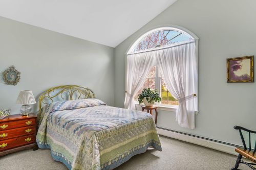 24 Briallia Cir, Newmarket NH  03857-2194 exterior