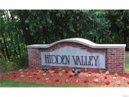 34 Leif Blvd, Congers, NY 10920-1309
