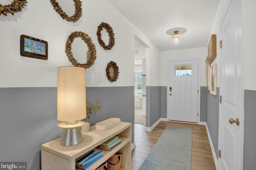 153 Briar Creek Cir, Weyers Cave, VA 24486-2469