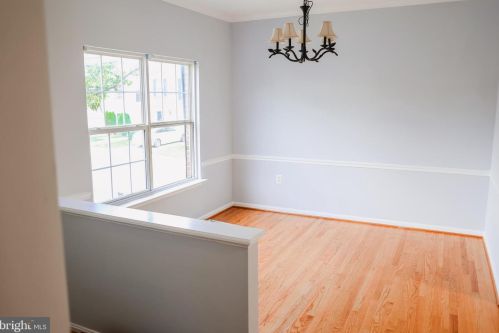 551 Lilac Ter, Leesburg, VA 20176-4045