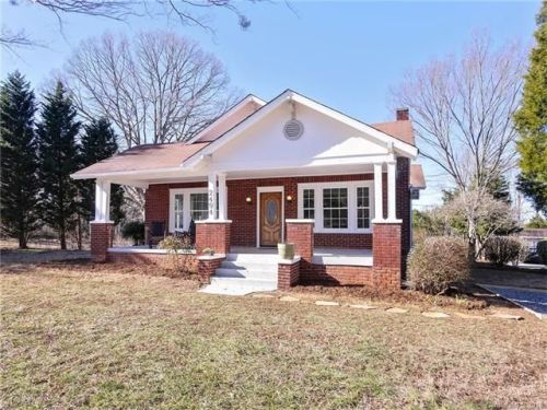 2494 Shelton Ave, Statesville, NC 28677-2764