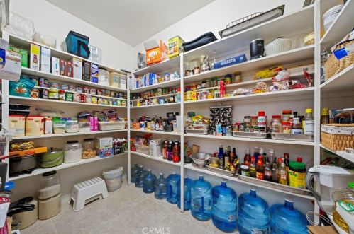 26945 Brooken Ave, Santa Clarita CA  91387-3904 exterior