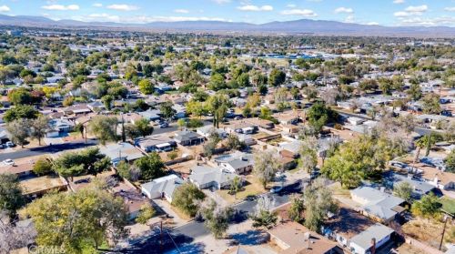 44035 Cedar Ave, Lancaster CA  93534-4422 exterior