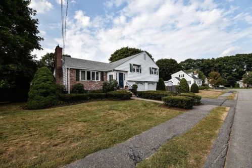 41 Scott Cir, Dedham, MA 02026-6402