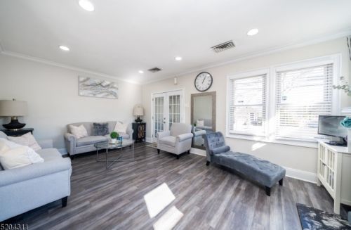 618 Sheridan Ave, Roselle, NJ 07203-2238