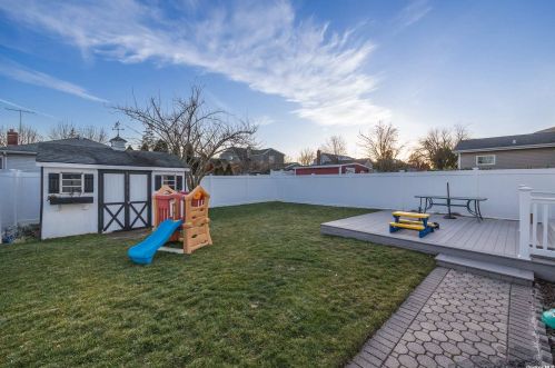 2532 Washington Blvd, North Bellmore NY  11710-2643 exterior