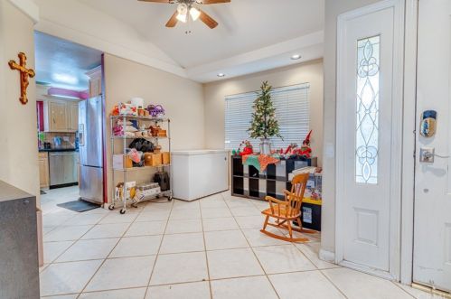 8808 Clydesdale St, Bakersfield, CA 93307-5904