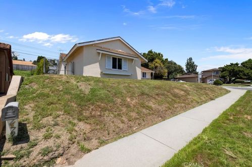 1485 Lassiter Dr, Walnut CA  91789-1210 exterior