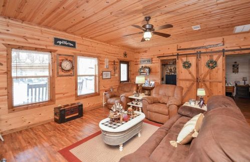 38322 Cork St, Hempstead TX  77445-7408 exterior