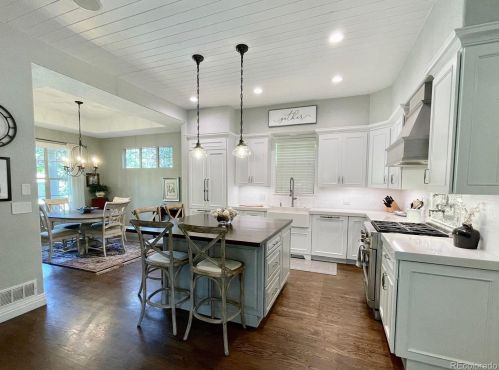 936 Rosemary St, Denver CO 80231-4185 exterior