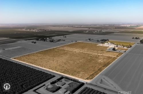 15414 Cuda Dr, Bakersfield CA  93307-9279 exterior