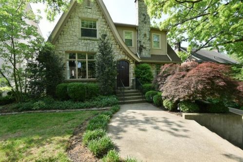 2120 Woodford Pl, Louisville, KY 40205-1914