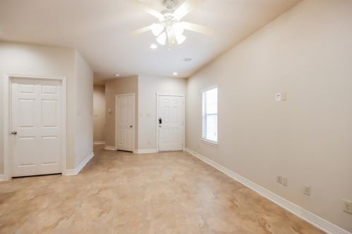 2038 Lost Pine Ct, Conroe TX  77304-3802 exterior