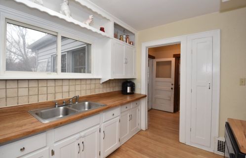 2752 81, Milwaukee WI 53222-3809 exterior