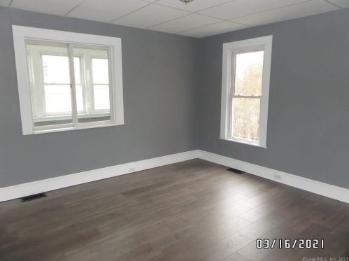 71 Oak St, Waterbury CT  06705-1126 exterior