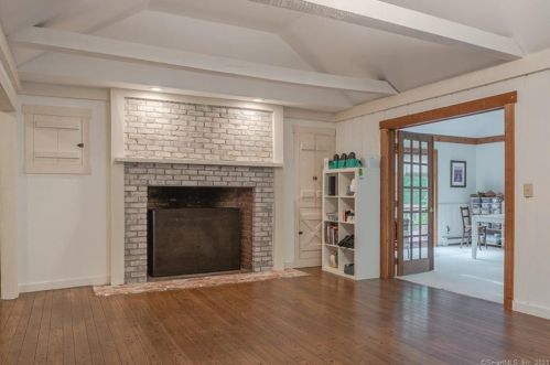 75 Great Ring Rd, Sandy Hook CT 06482-1605 exterior