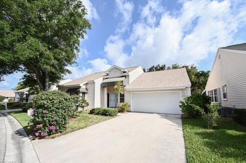 2643 Sailors Way, Naples, FL 34109-7631