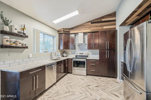 4743 Acoma Dr, Glendale, AZ 85306-4402