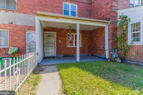 215 33rd St, Washington, DC 20019-1307