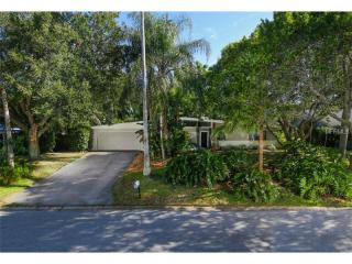 2546 Rose St, Sarasota, FL 34239-5428