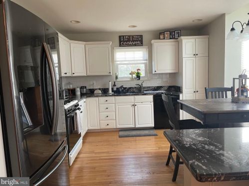 122 Shoal Creek Dr, Blue Bell PA  19422-3250 exterior