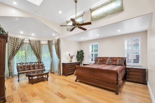 10026 Mattock Ave, Downey CA  90240-3529 exterior