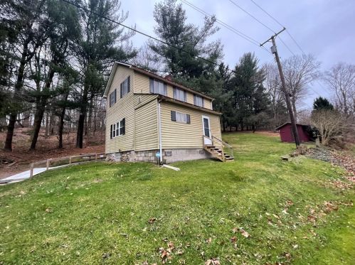 4551 Hollow Rd, New Castle, PA 16101-6717