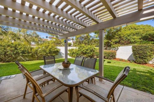 4712 Bryce Cir, Carlsbad CA  92008-4289 exterior