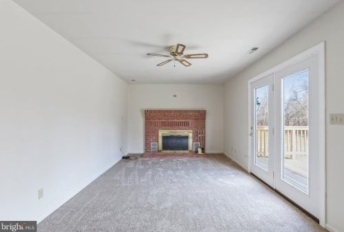 166 Hyde Park Ln, Charles Town WV  25414-4545 exterior