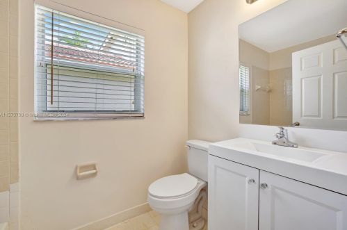 2728 177th Ave, Hollywood FL  33029-5142 exterior