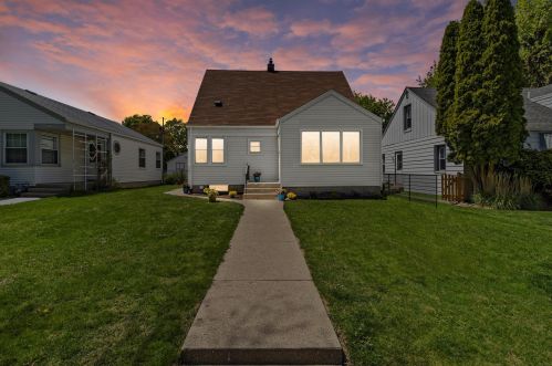 3331 Quincy Ave, Milwaukee WI  53207-2721 exterior