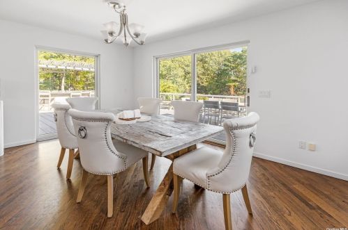 4 Honeysuckle Ln, East Quogue NY  11942-3624 exterior