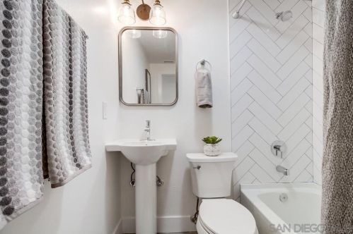 3451 Lockwood Dr, San Diego CA  92123-2619 exterior