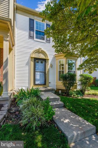 520 Peppermill Ter, Leesburg, VA 20176-2400
