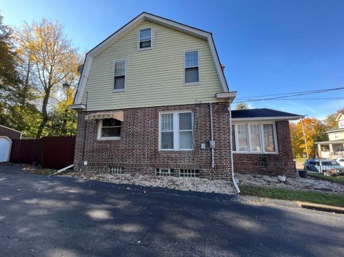 916 Harrison St, New Castle, PA 16101-4423