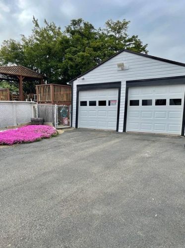 97 Hinsdale Ave, Waterbury, CT 06705-1228