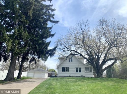 1682 Stickney Ave, South Saint Paul, MN 55075-1061